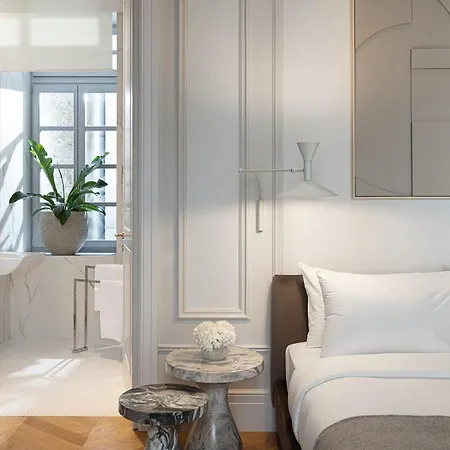 The Dolli At Acropolis, A To Live 5*