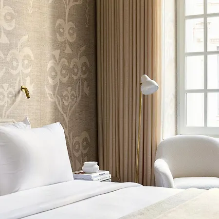 The Dolli At Acropolis, A To Live 5*